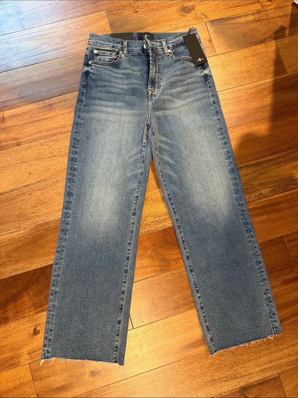 NWT 7 For All Mankind Cropped Alexa